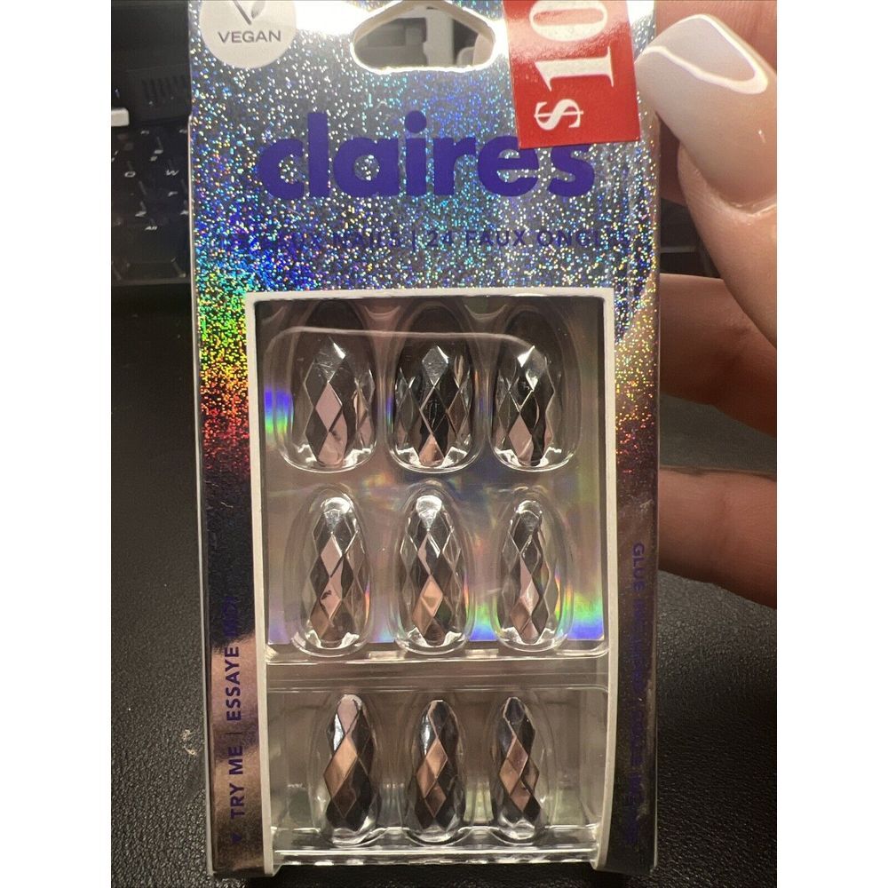 24pc Claire's Fake False Glue On Silver Metallic Geometric Medium Almond‎ Nails